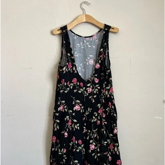 Forever 21, medium, black w/floral design - Picture 4 of 5